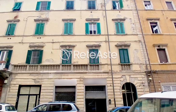 Negozio - In evidenza su Aste tra privati